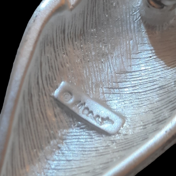 Vtg Monet Pin Brooch - Picture 3 of 3